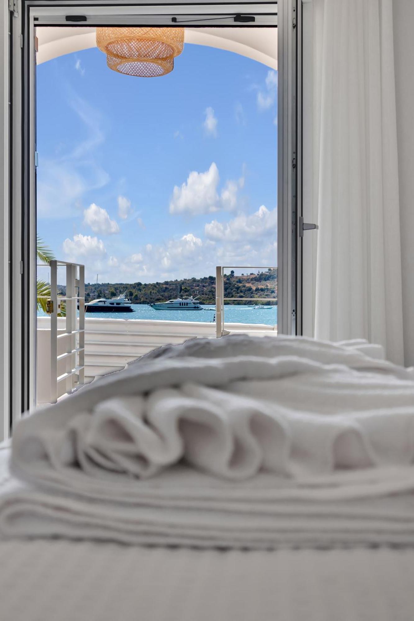 Kavouraki Apartment & Studio ポルト・ヘリ エクステリア 写真