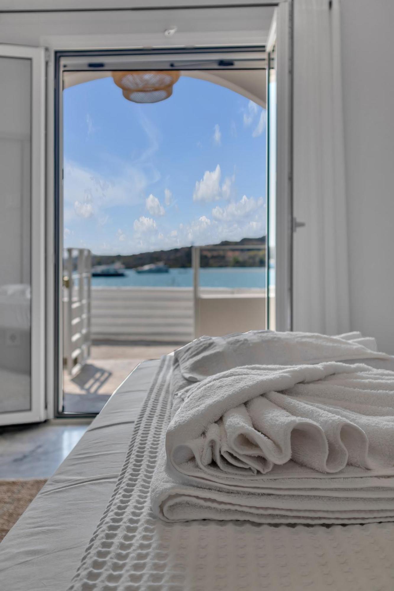 Kavouraki Apartment & Studio ポルト・ヘリ エクステリア 写真