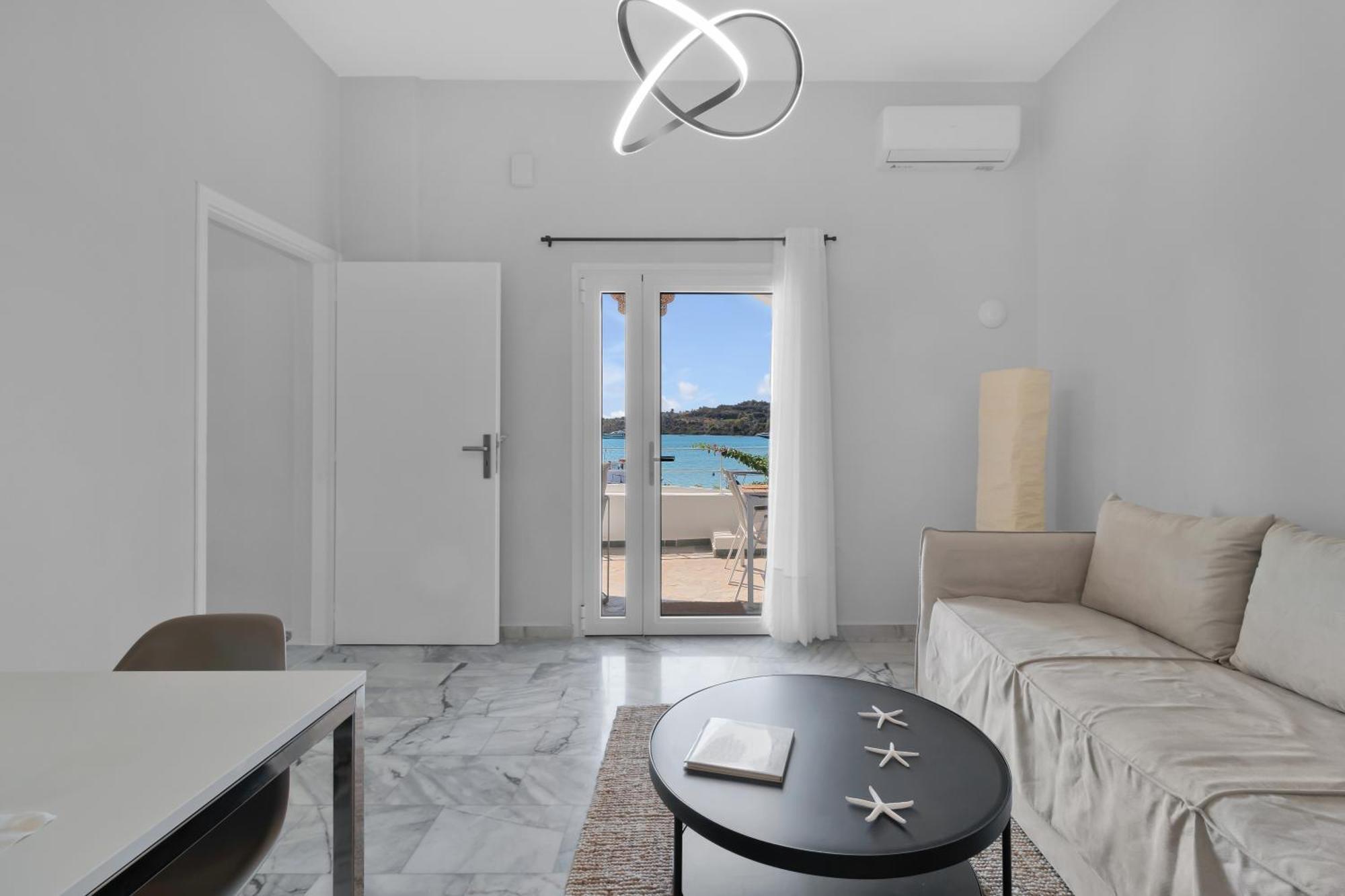 Kavouraki Apartment & Studio ポルト・ヘリ エクステリア 写真
